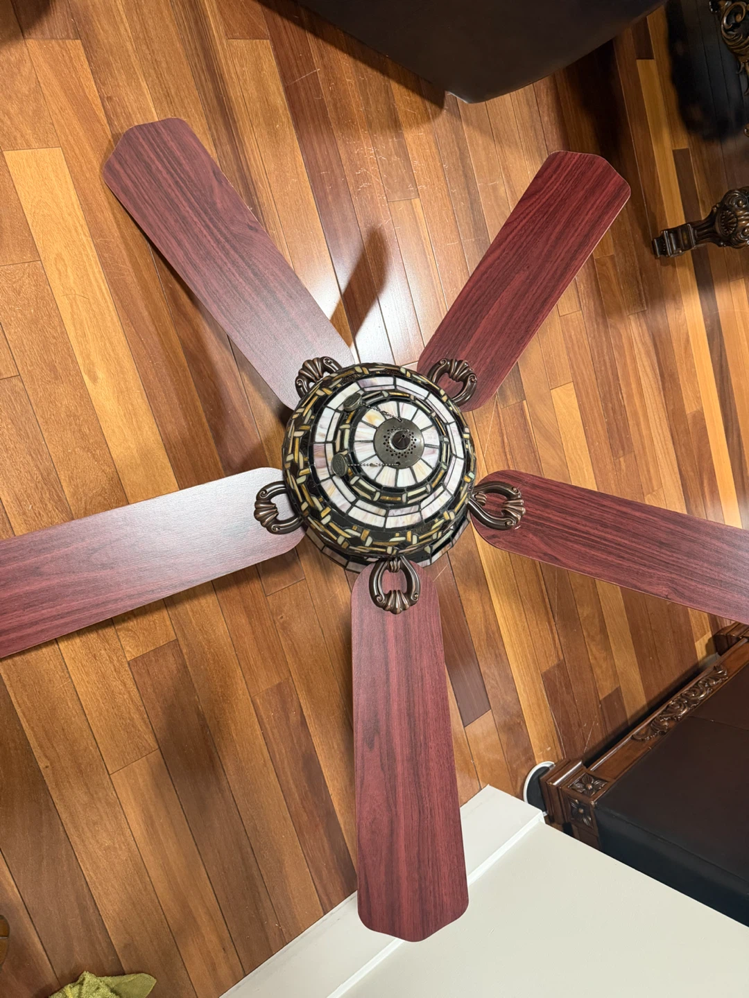 Hampton Bay Tiffany-Style Ceiling Fan - photo 2