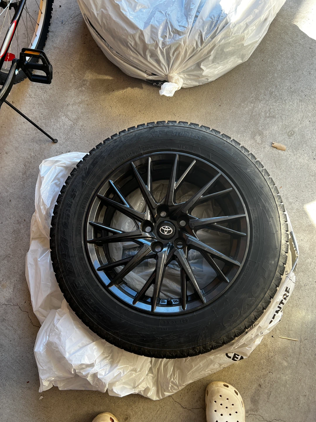 Winter tires 215 /65/17 ( tires only ) - photo 3