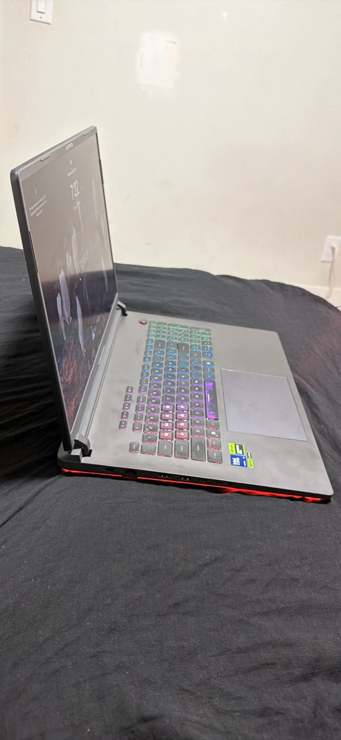 ASUS ROG Strix G18 Gaming Laptop - photo 2