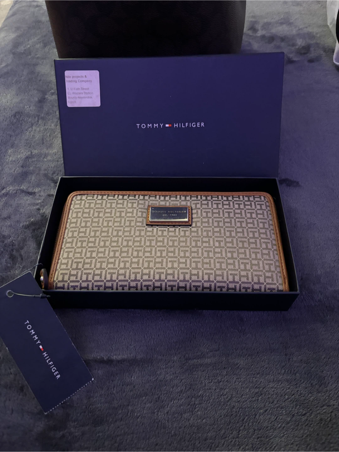 Tommy Hilfiger Zip-Around Wallet