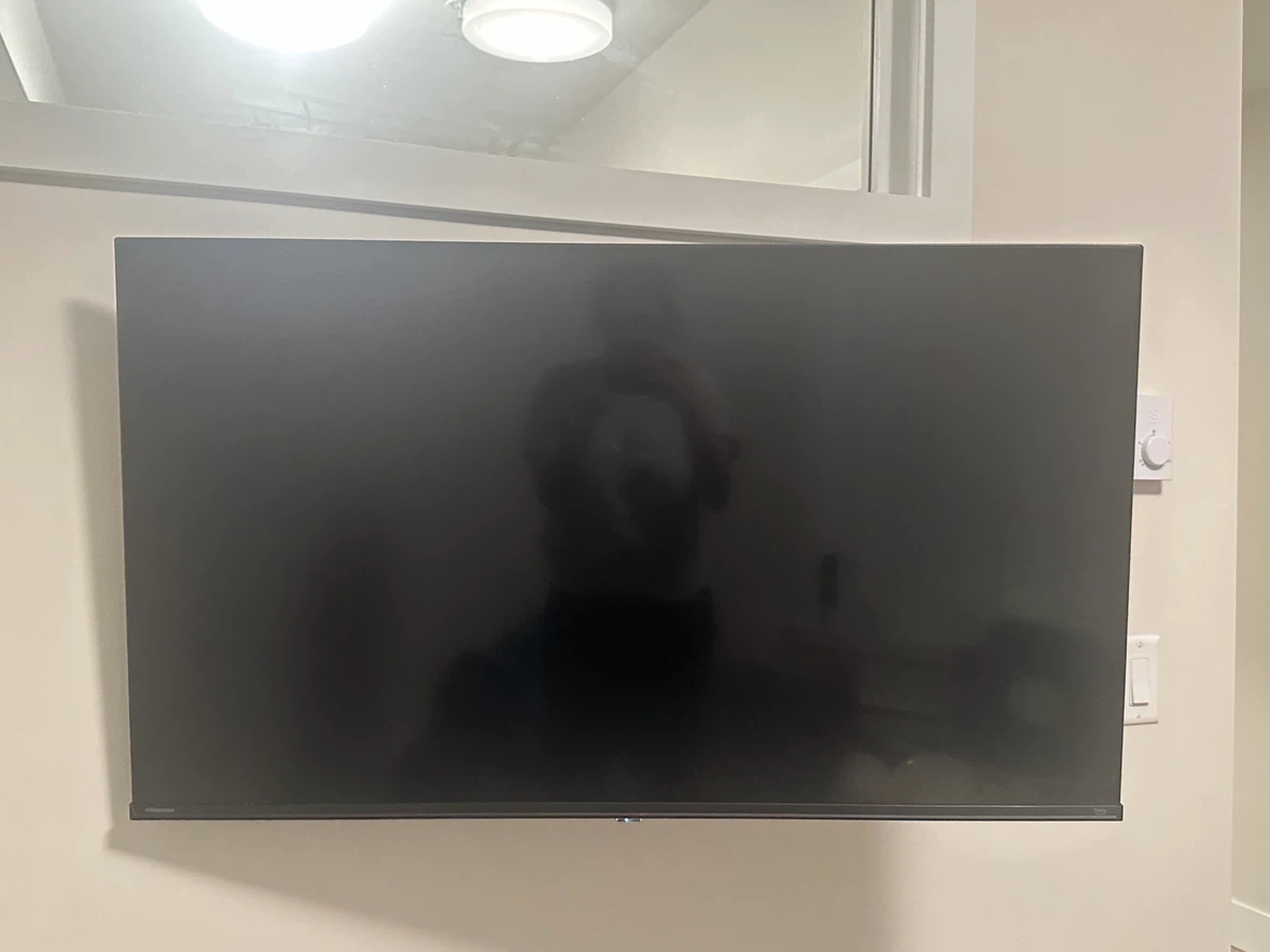 Hisense 43" TV