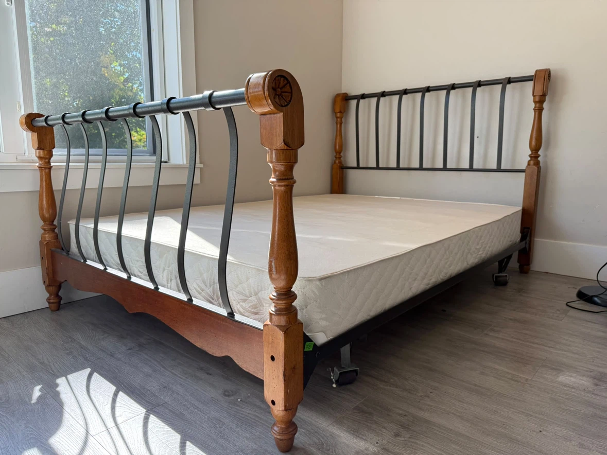 Metal and Wood Trundle Bed Frame | NEEDS TO GO BY 23 OCT - photo 3