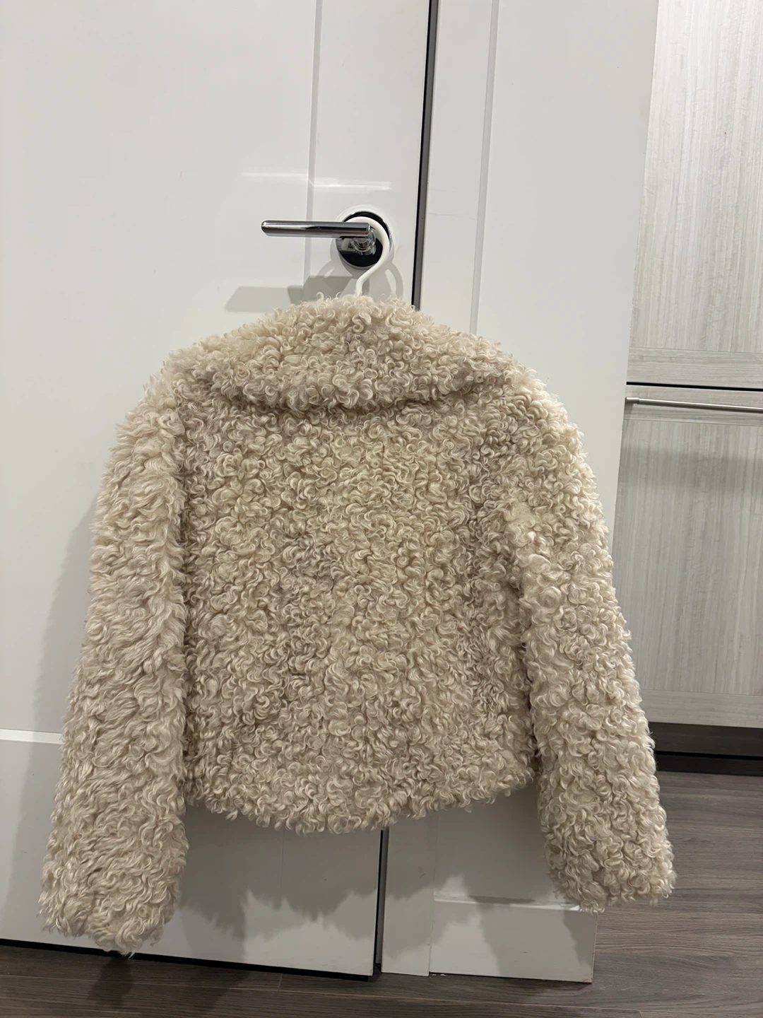 LEFTSEOUL Ivory Shearling Fur Jacket - photo 4