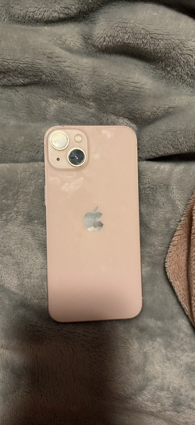 Apple iPhone 13 Pink