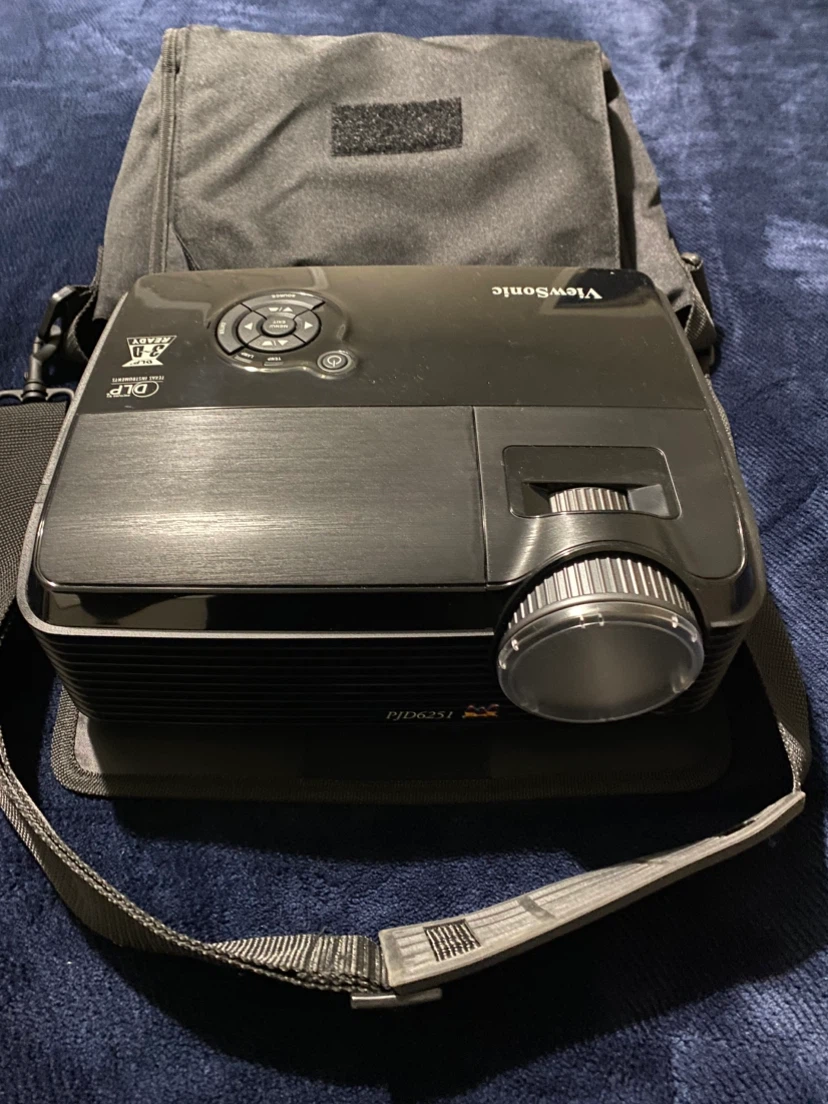 ViewSonic PJD6251 DLP Projector ***