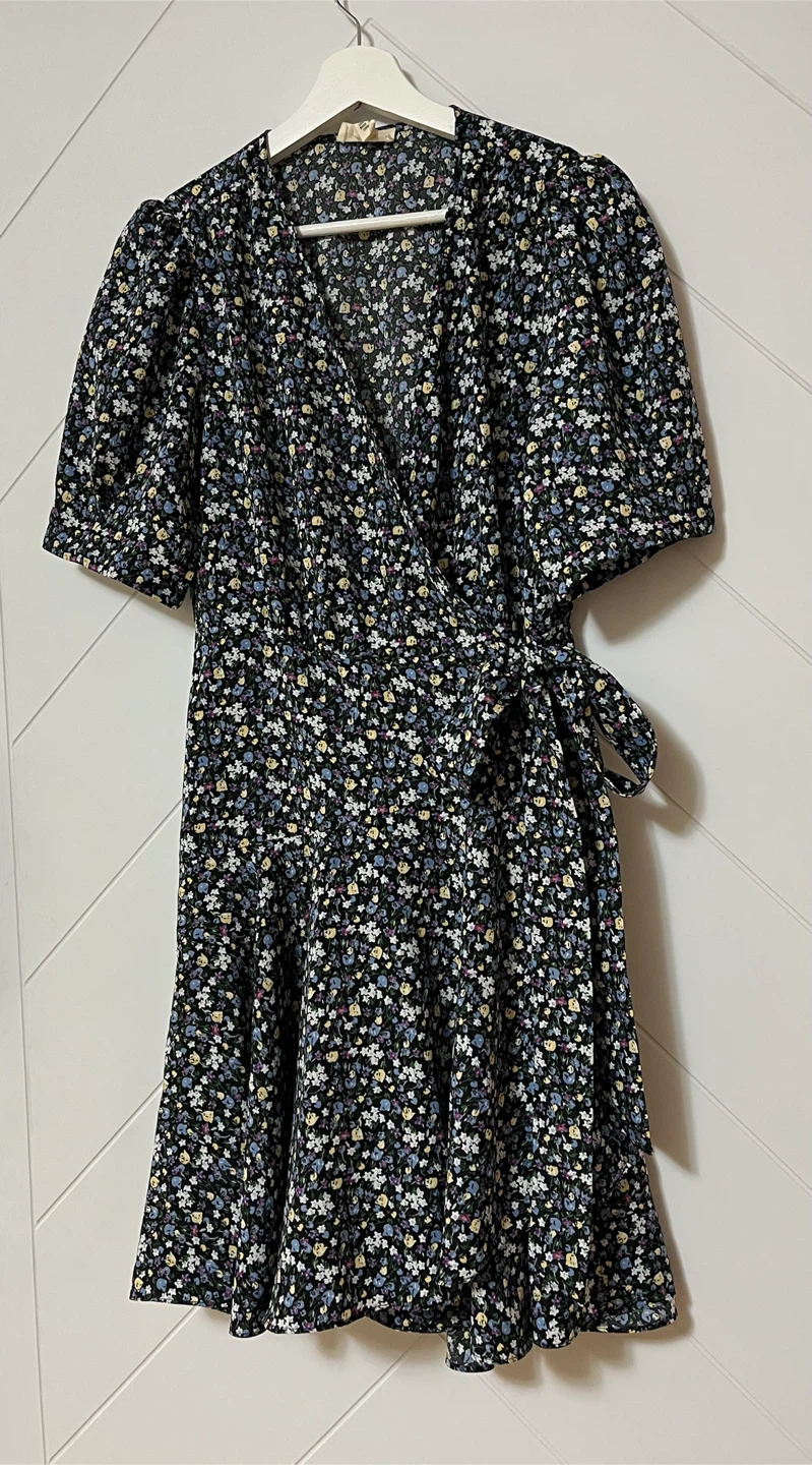 theKorner Floral Wrap Dress - photo 2