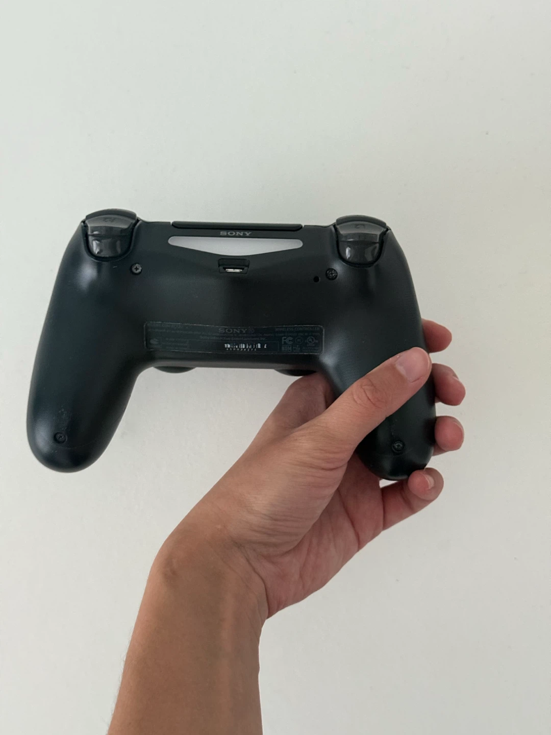 Sony PS4 DualShock 4 Wireless Controller – Black - photo 2