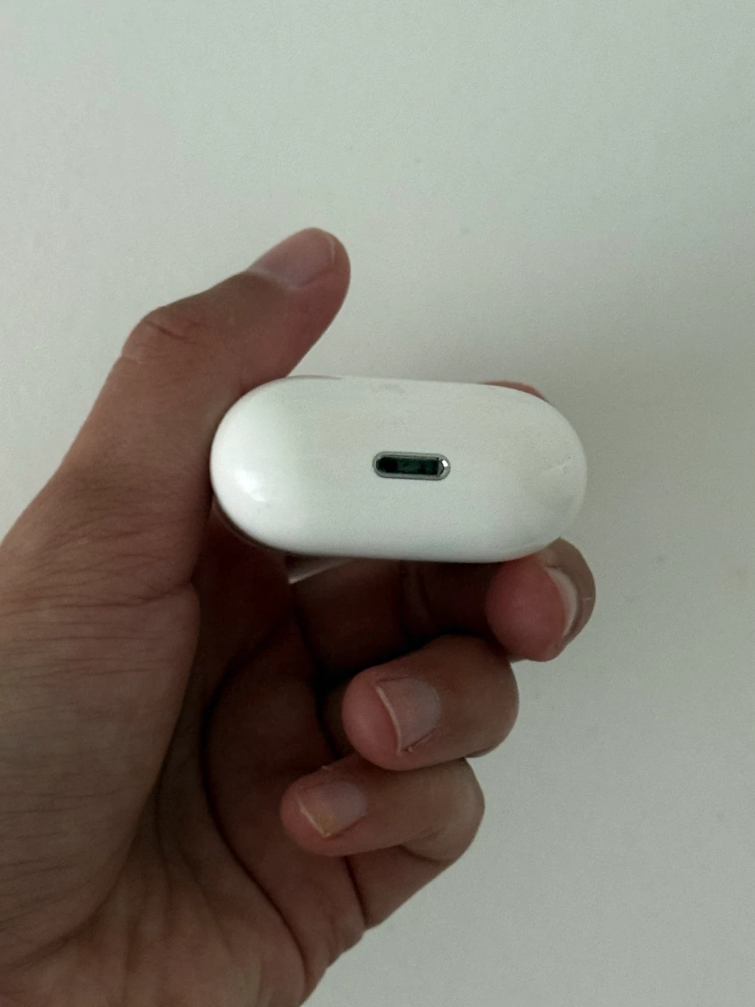 Apple AirPods with Charging Case - photo 2