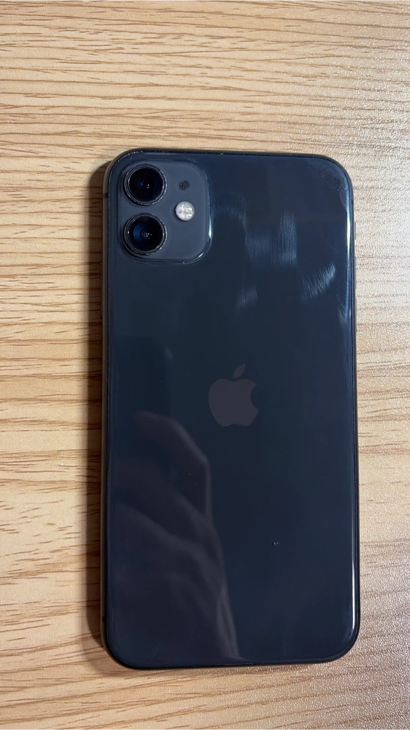 iPhone 11 Black (Split screen)