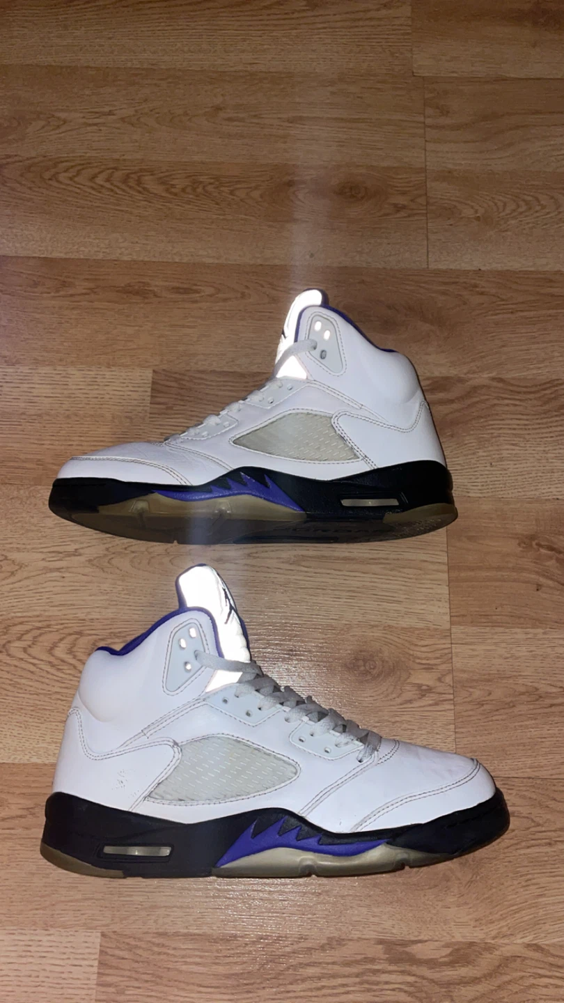 Size 8.5 men’s Jordan 5 30$