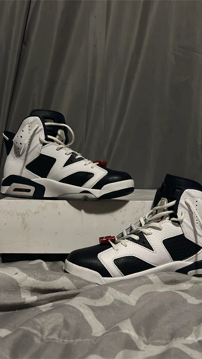 Air Jordan 6 Retro Mens 8.5 - photo 2