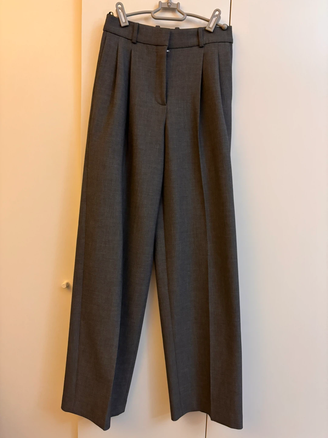 Aritzia Grey Tailored Trousers