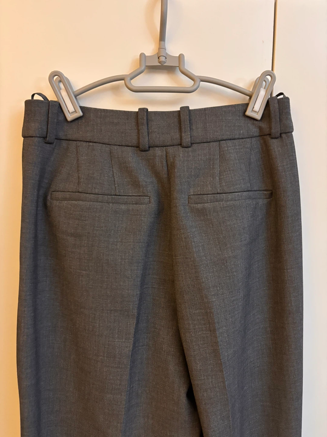 Aritzia Grey Tailored Trousers - photo 4