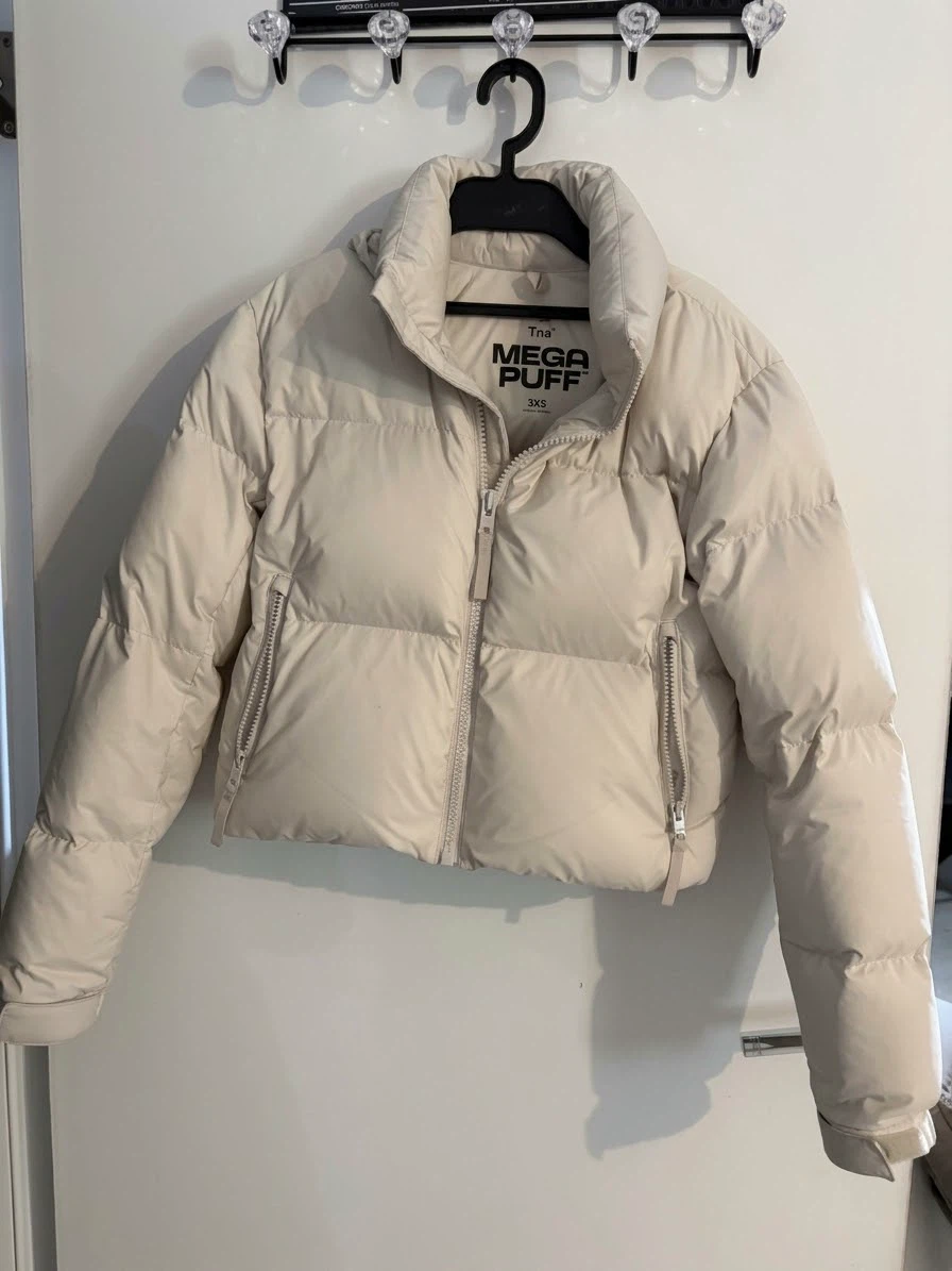 Aritzia TNA Mega Puff Jacket Beige