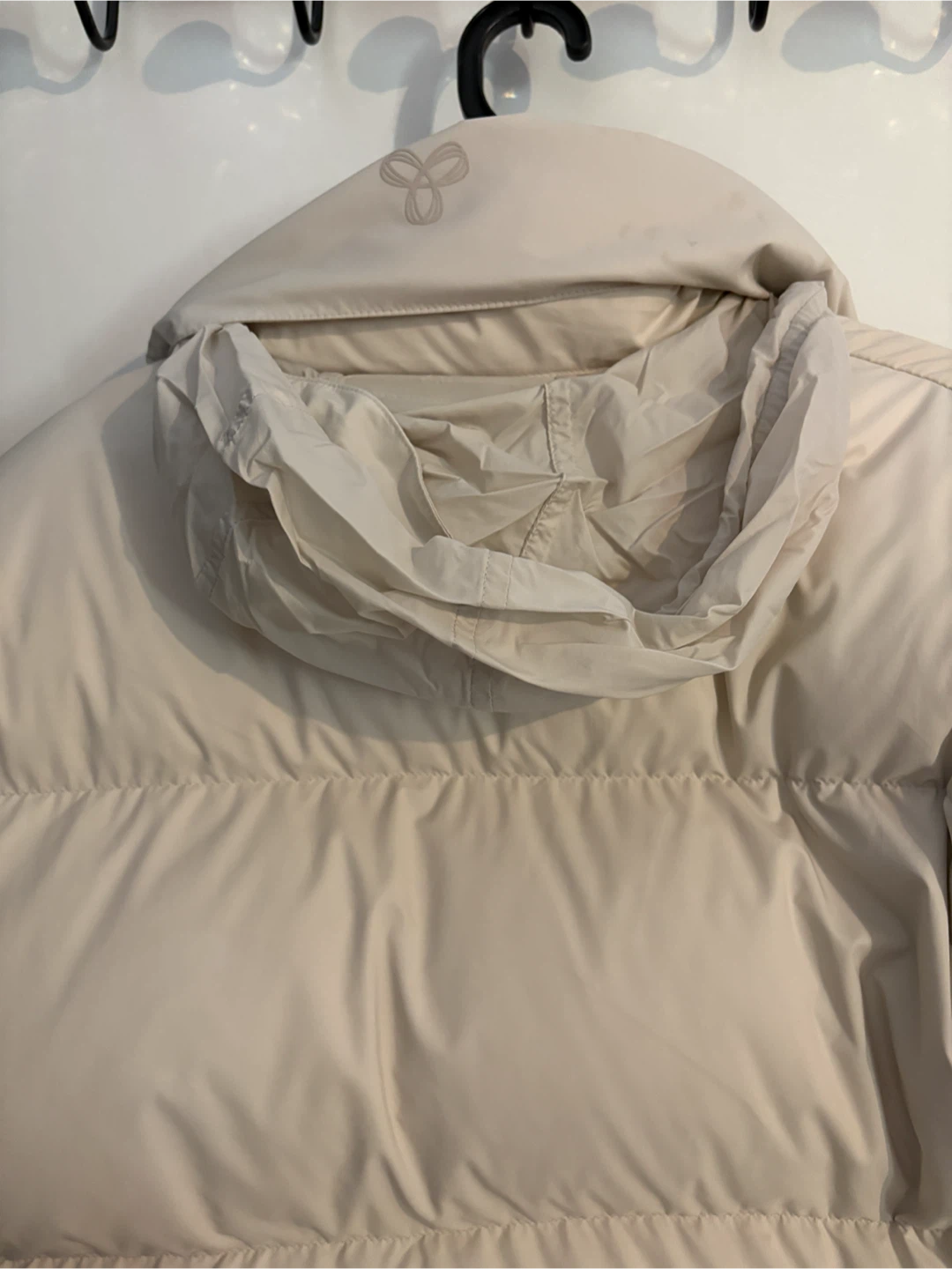 Aritzia TNA Mega Puff Jacket Beige - photo 3