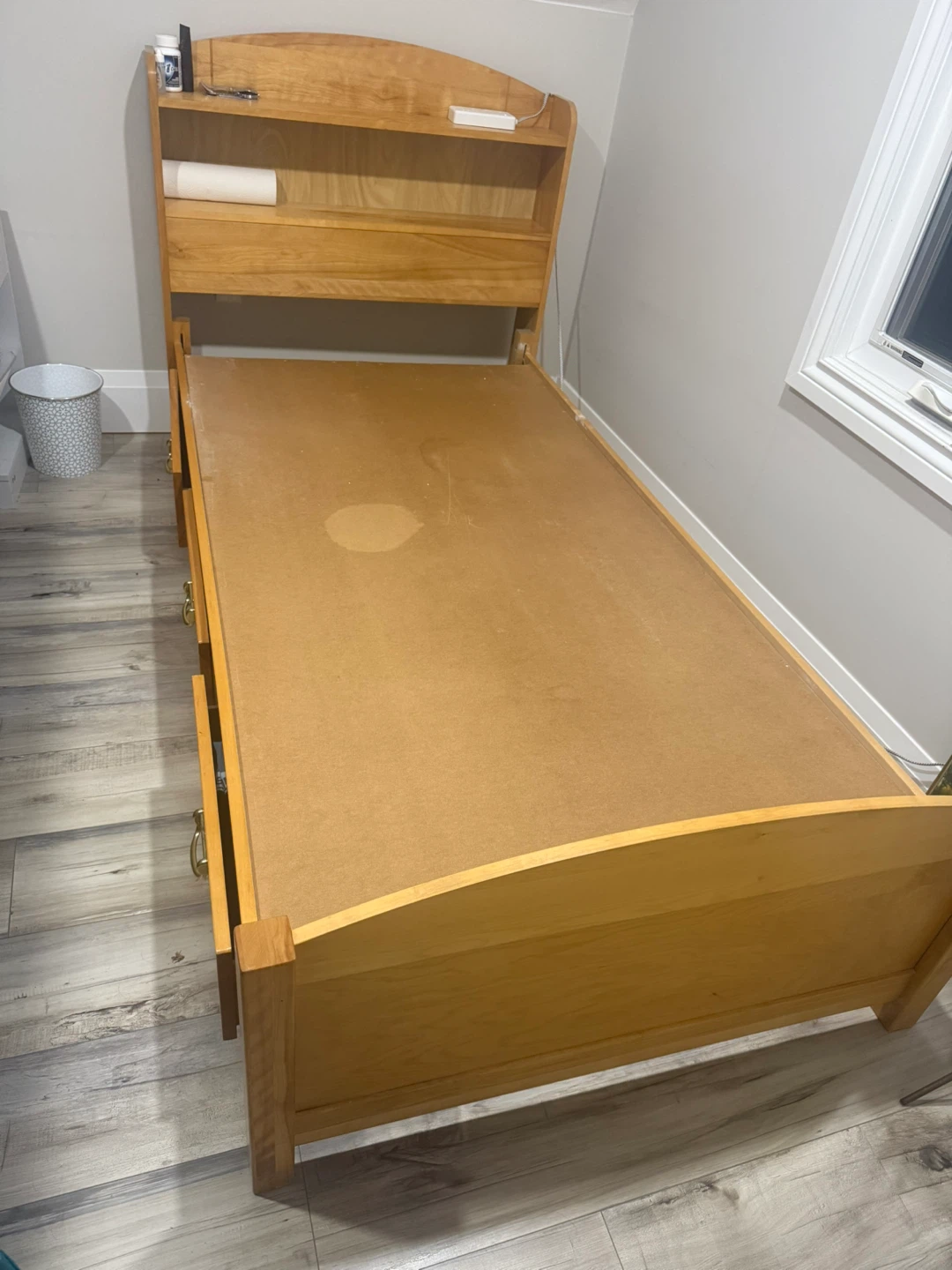 Twin size wooden bed frame with storage and headboard - photo 3