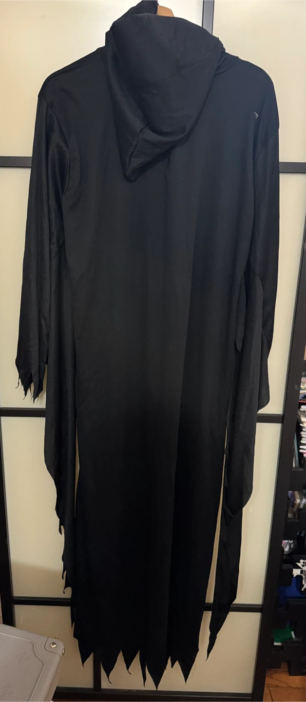 Black Hooded Robe Costume Costume includes a mask. - photo 5