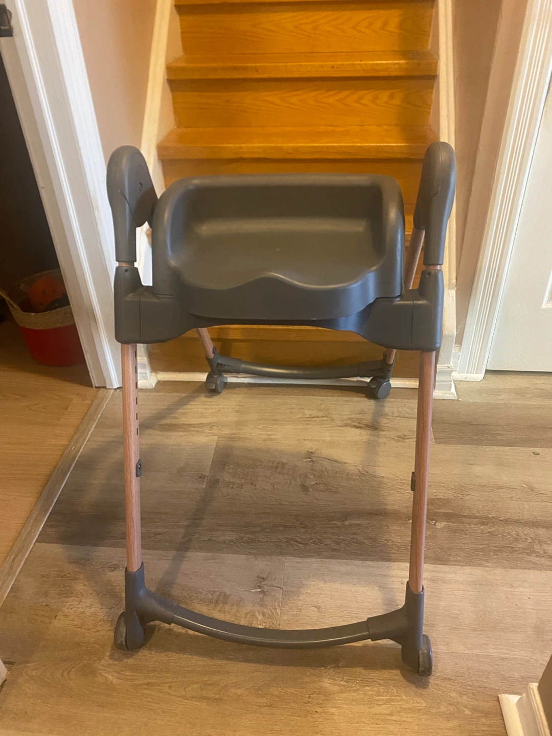 6-in-1 pink high chair - photo 2