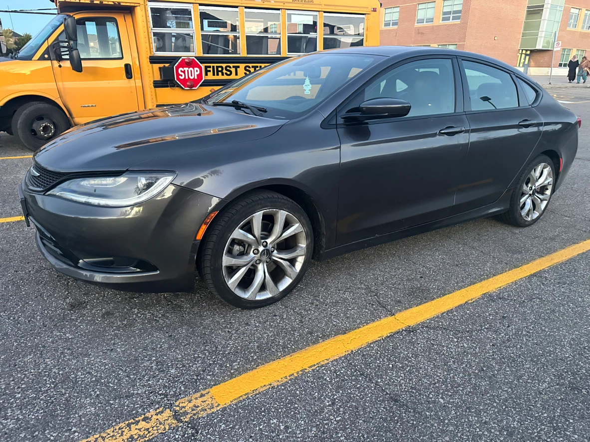 Chrysler 200S Sedan V6