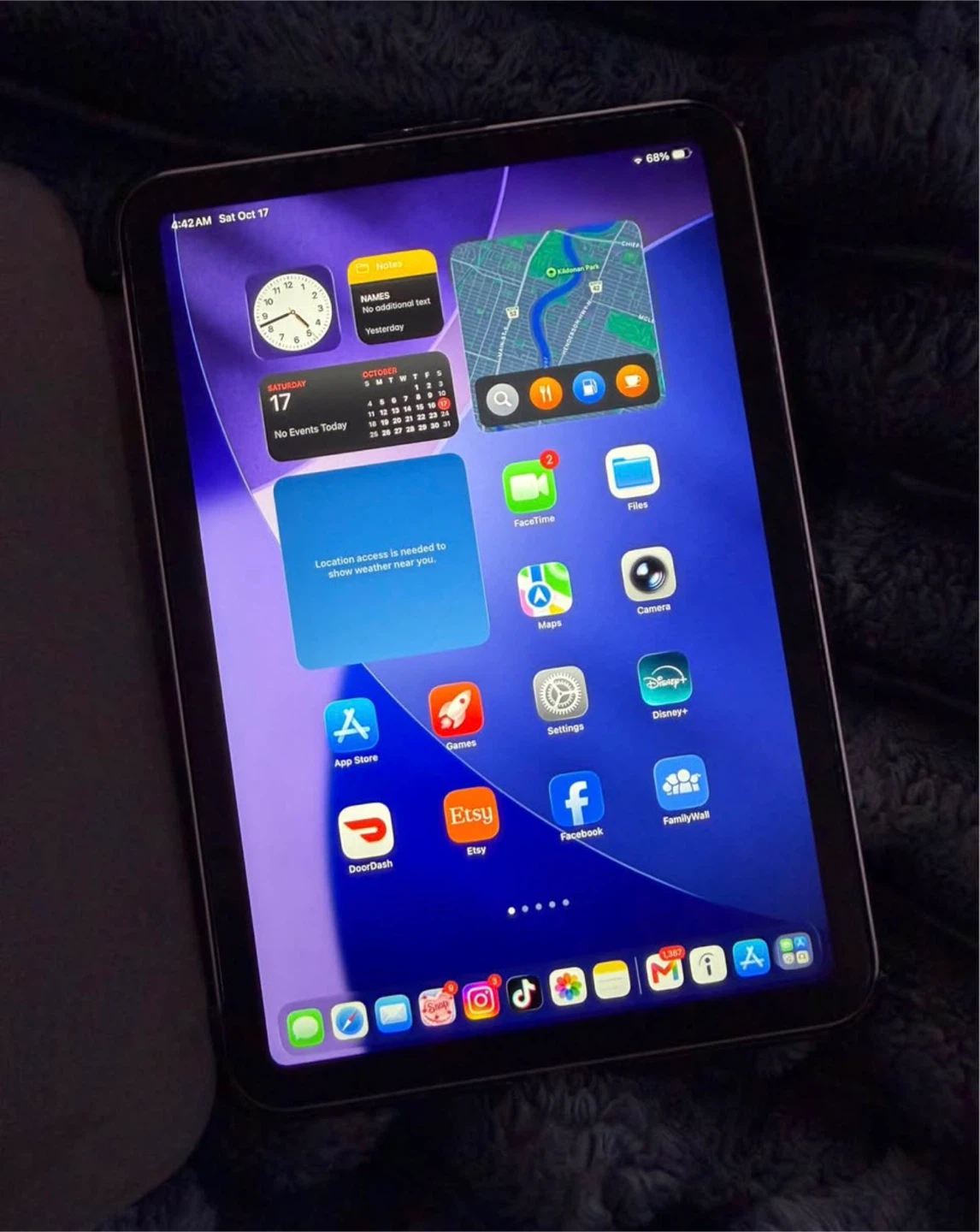 Apple iPad mini with Case and Stylus - photo 2