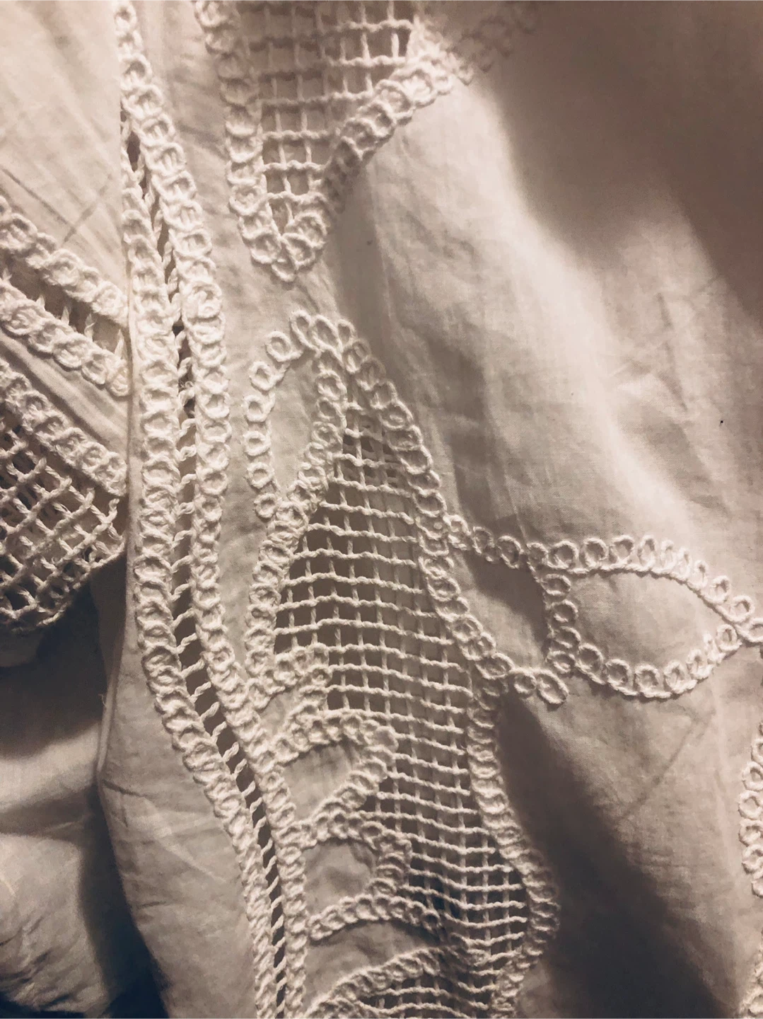 NEW White Embroidered Button-Down Shirt - Medium - photo 4