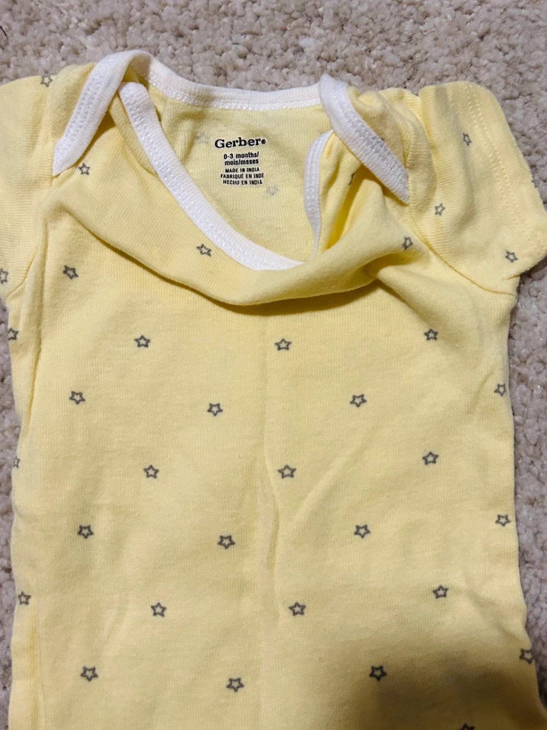 Gerber Baby Onesie 0-3 Months Yellow Star Print - photo 2