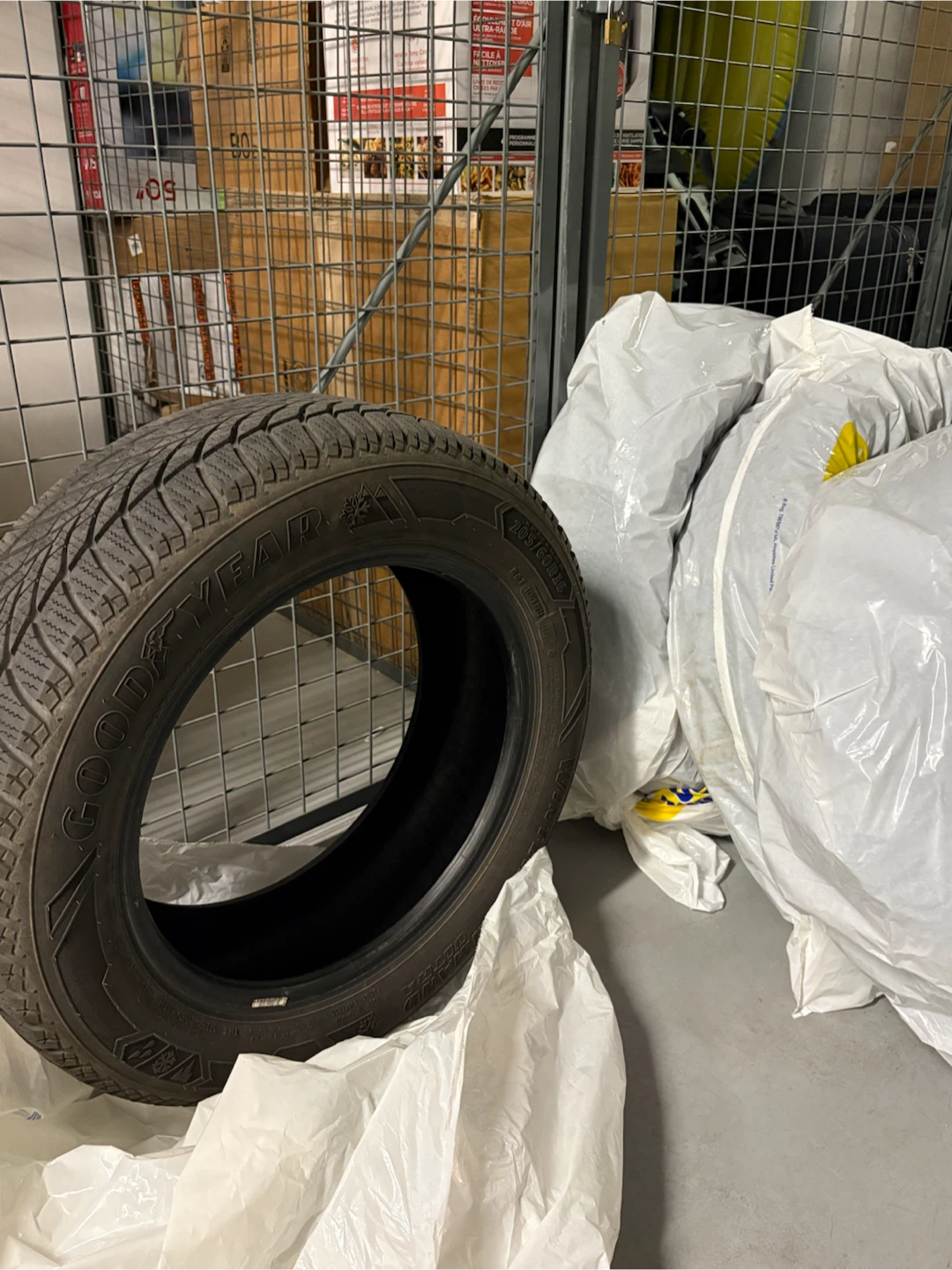 Goodyear Winter Tires 205/60R16 （Set of 4）