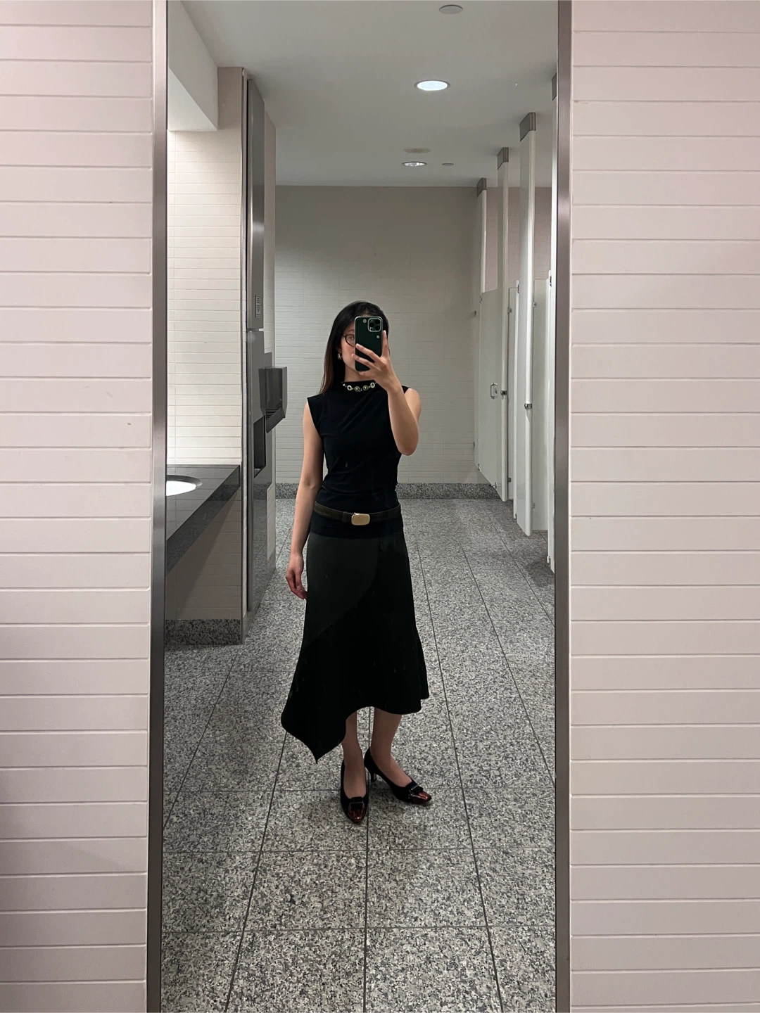 COS Asymmetrical Hem Midi Skirt - Dark Green - photo 5