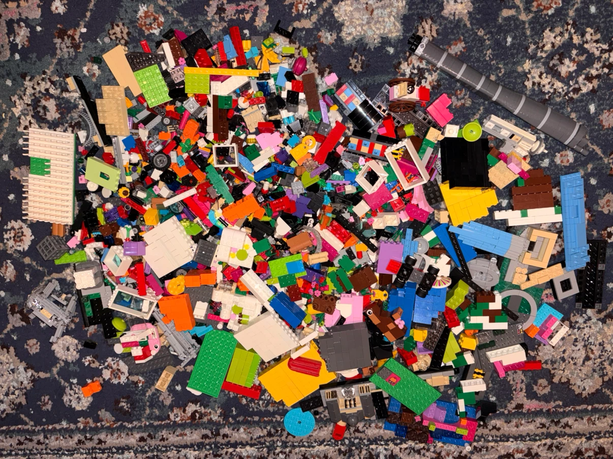 Over 200 pieces of legos - photo 2