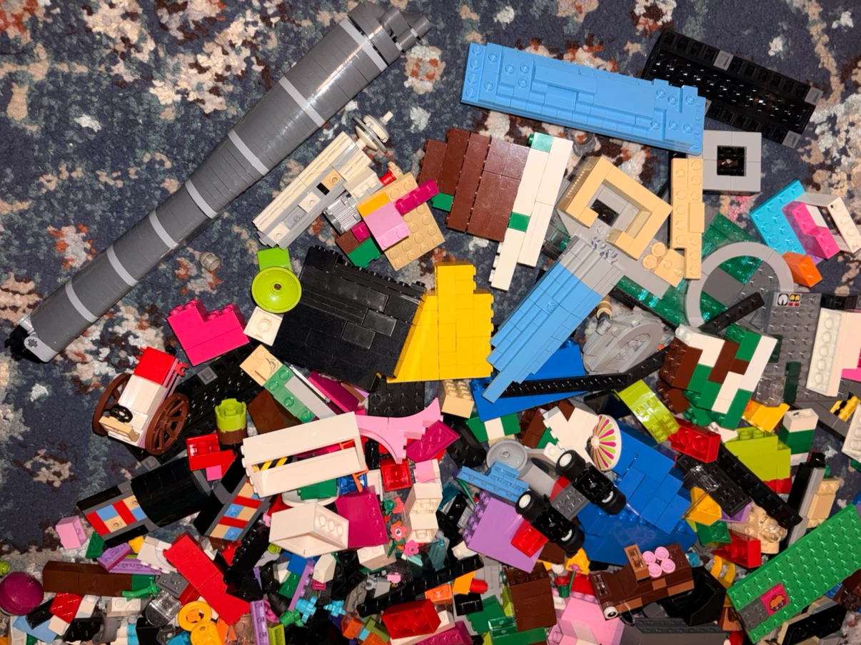 Over 200 pieces of legos - photo 4