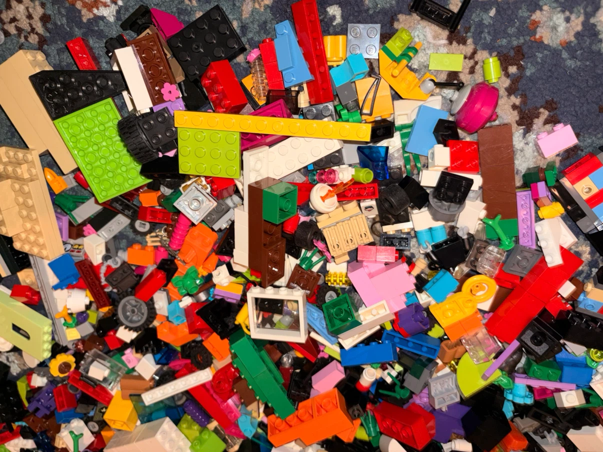 Over 200 pieces of legos - photo 5