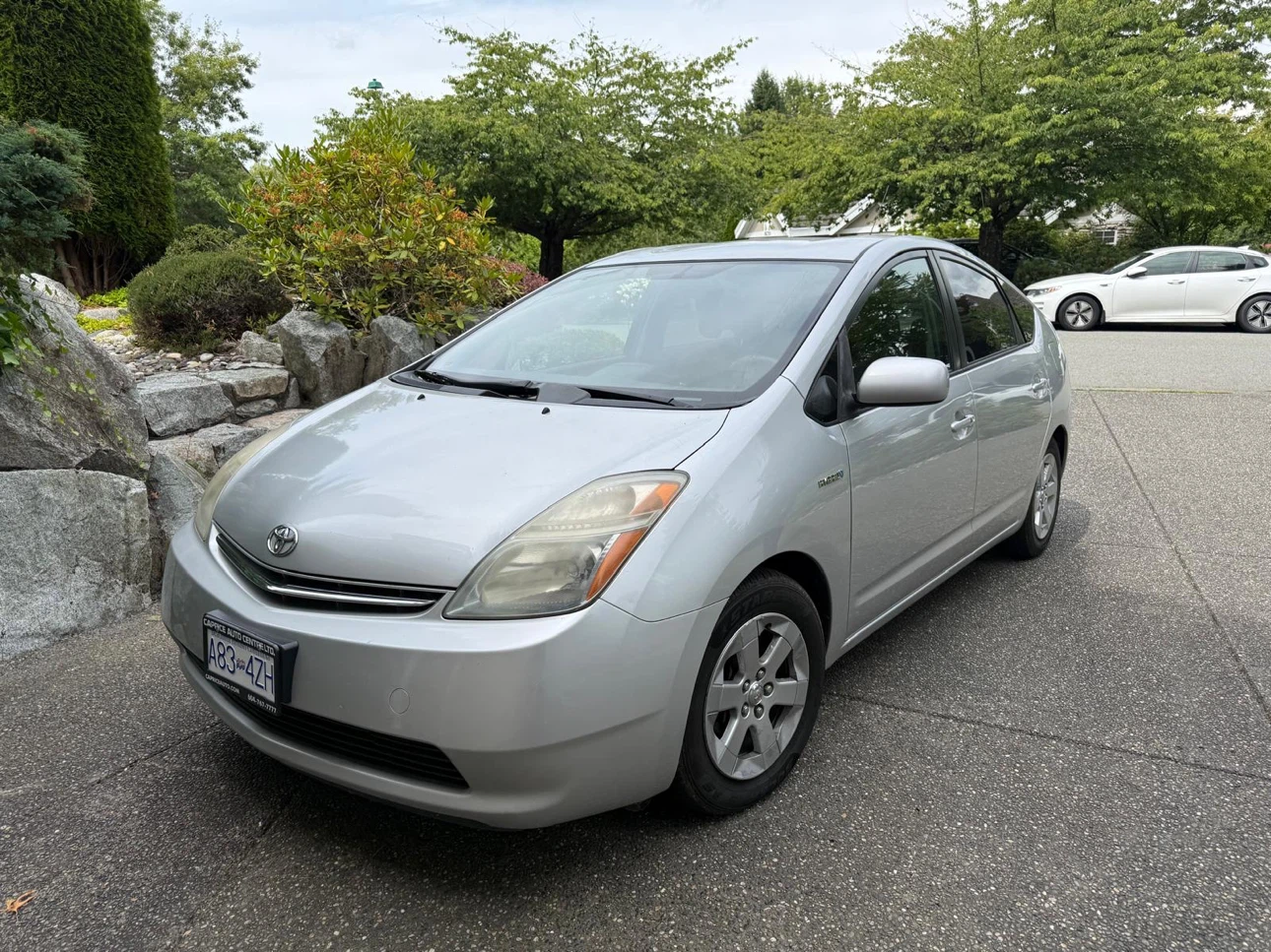 Silver Toyota Prius - photo 5