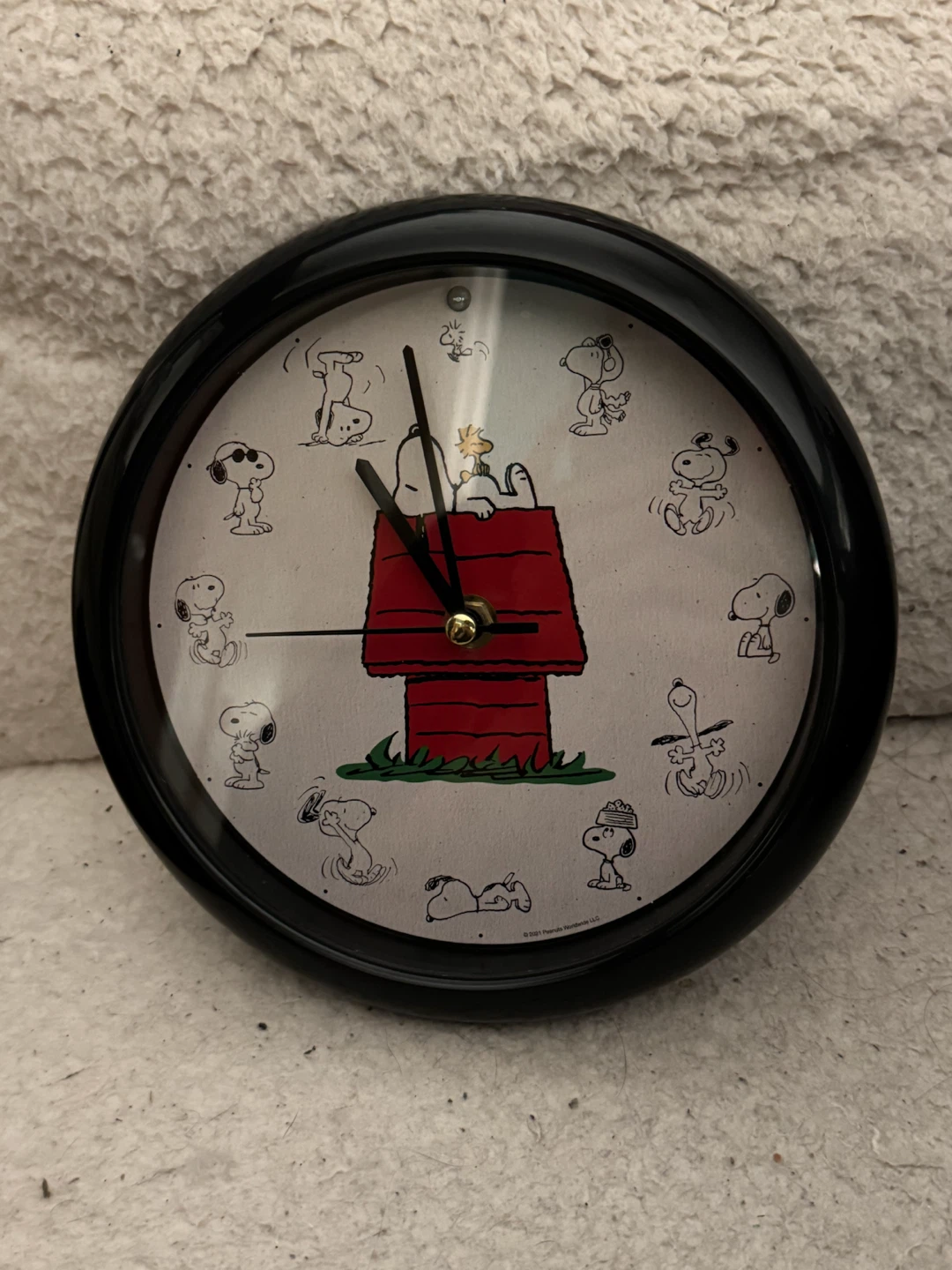 Peanuts Snoopy Wall Clock