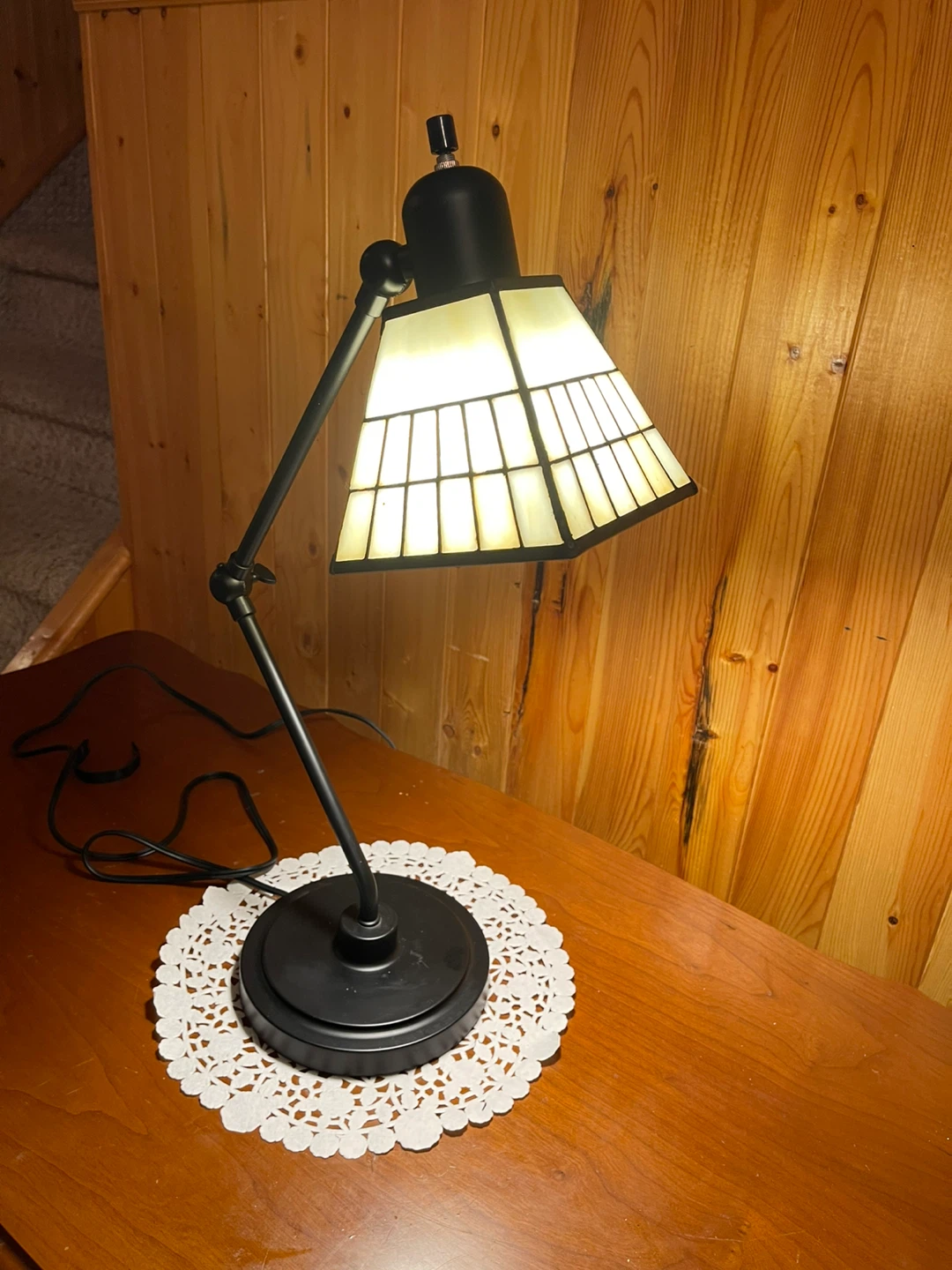 A beautiful Tiffany Style stained glass desk lamp - photo 3