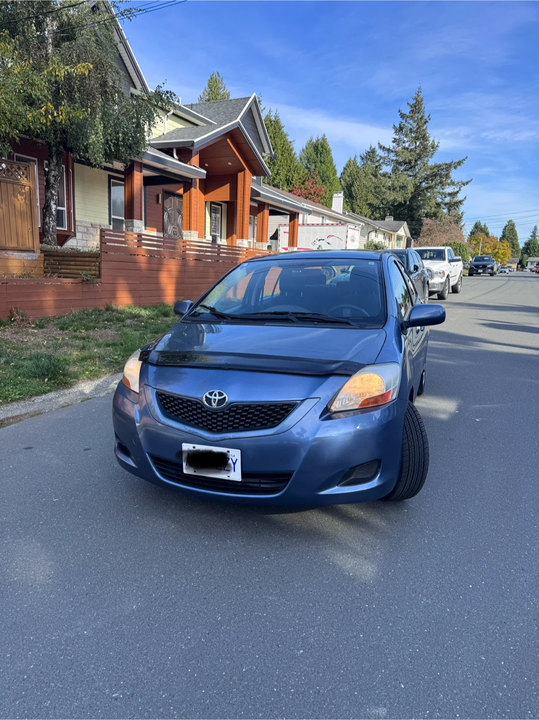 Blue Toyota Yaris Sedan - photo 2