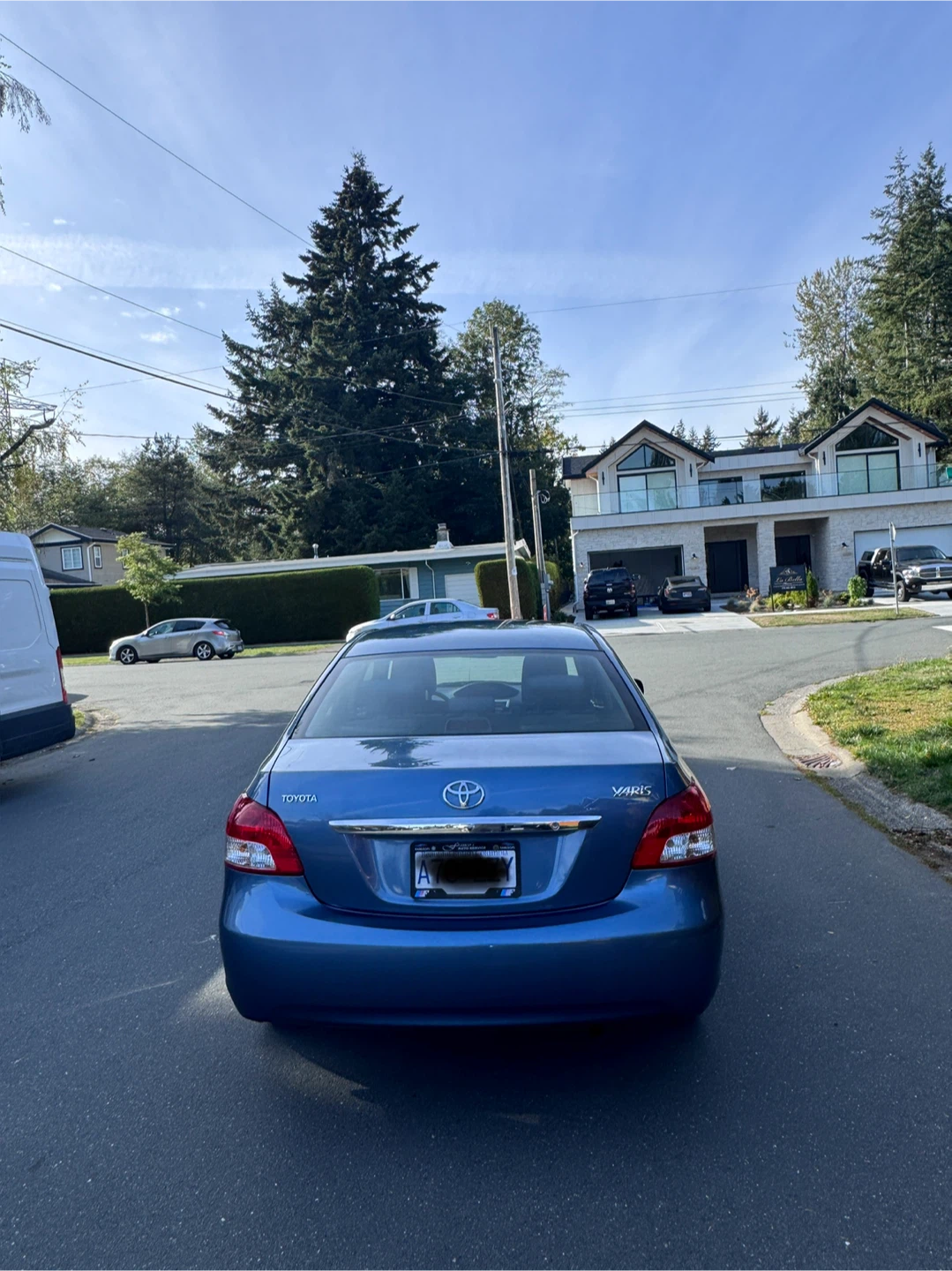 Blue Toyota Yaris Sedan - photo 3