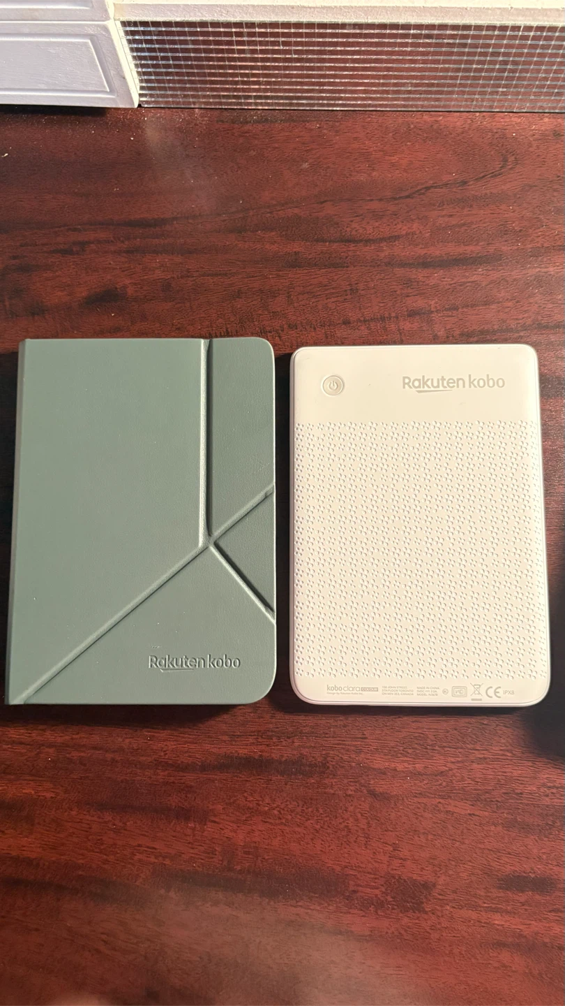Kobo Clara Colour E-Reader with Case and Box - photo 3
