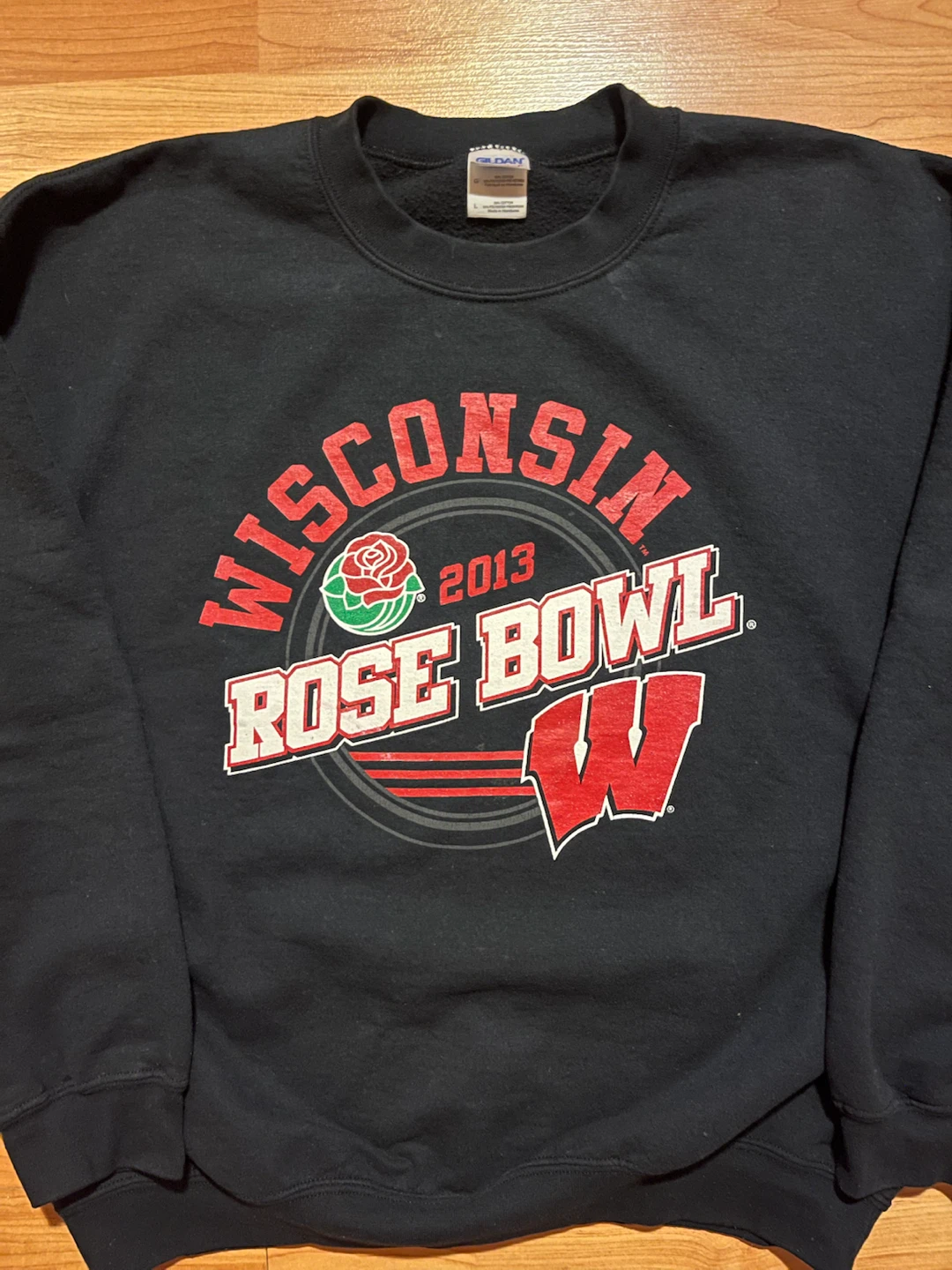 Sweatshirts $10 each - photo 3