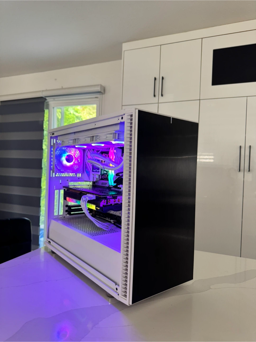 Custom White Gaming PC with 9600x, 32gb ddr5, FTW3 3070ti - photo 3