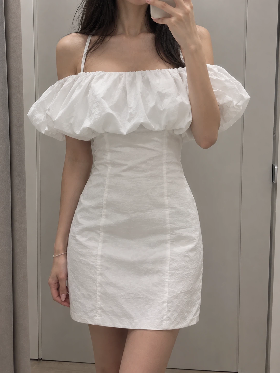 White Off-Shoulder Dress Size 2 (Small)