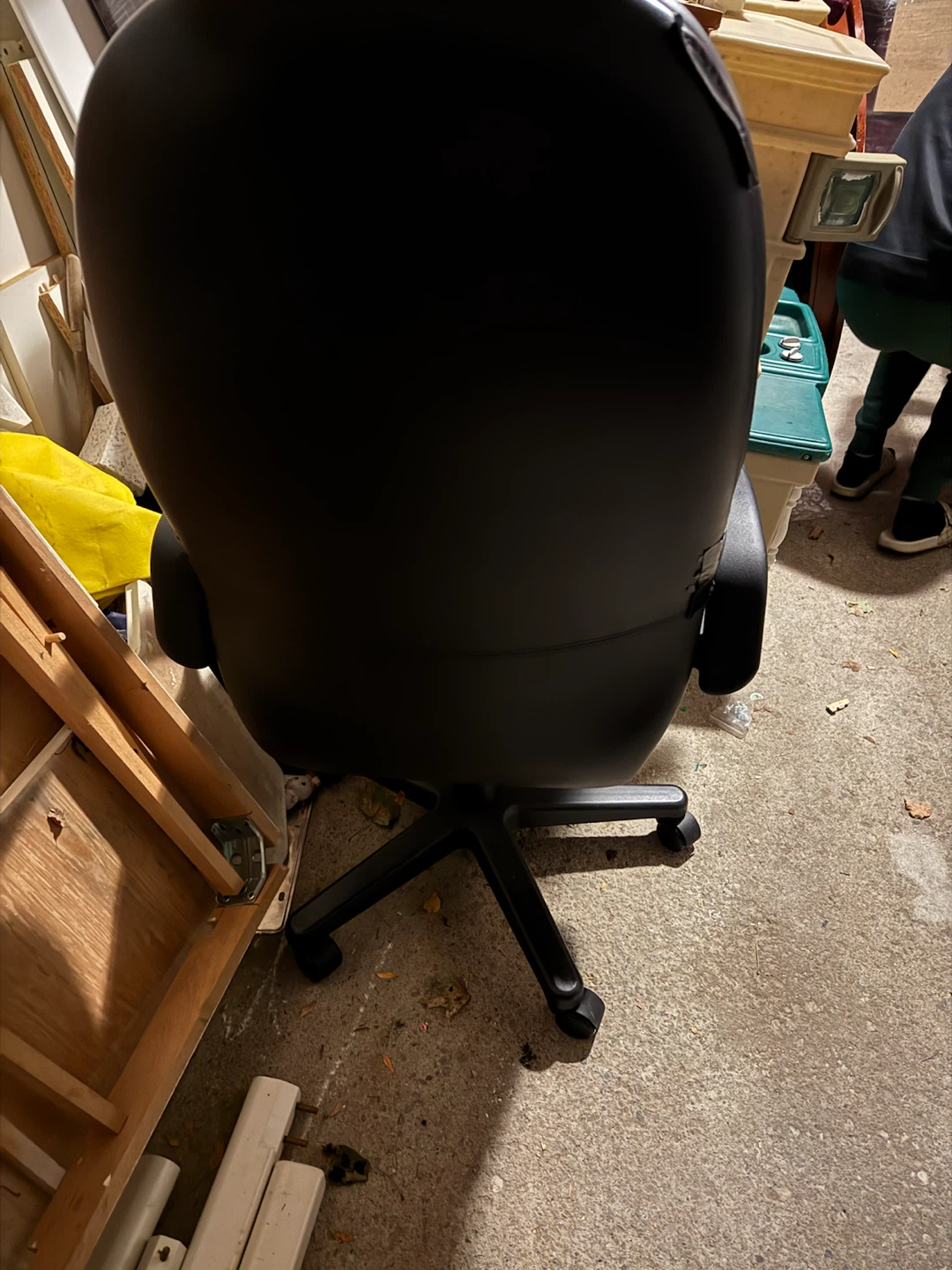 Black Office Chair - photo 2