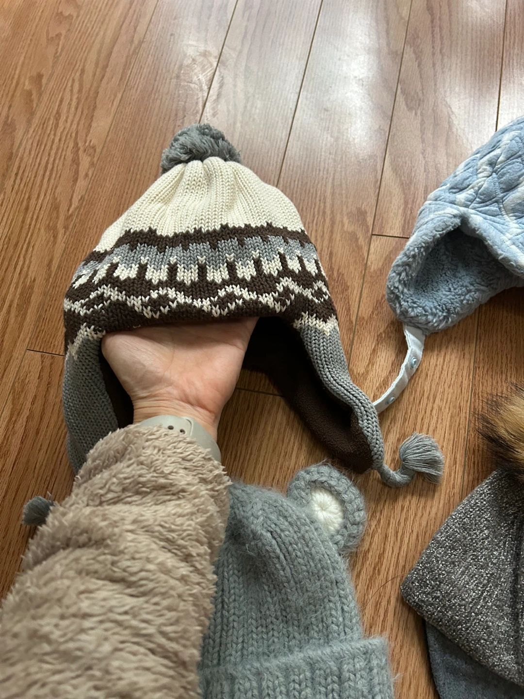 Set of 4 Kids Winter Hats Size 1-3age - photo 4