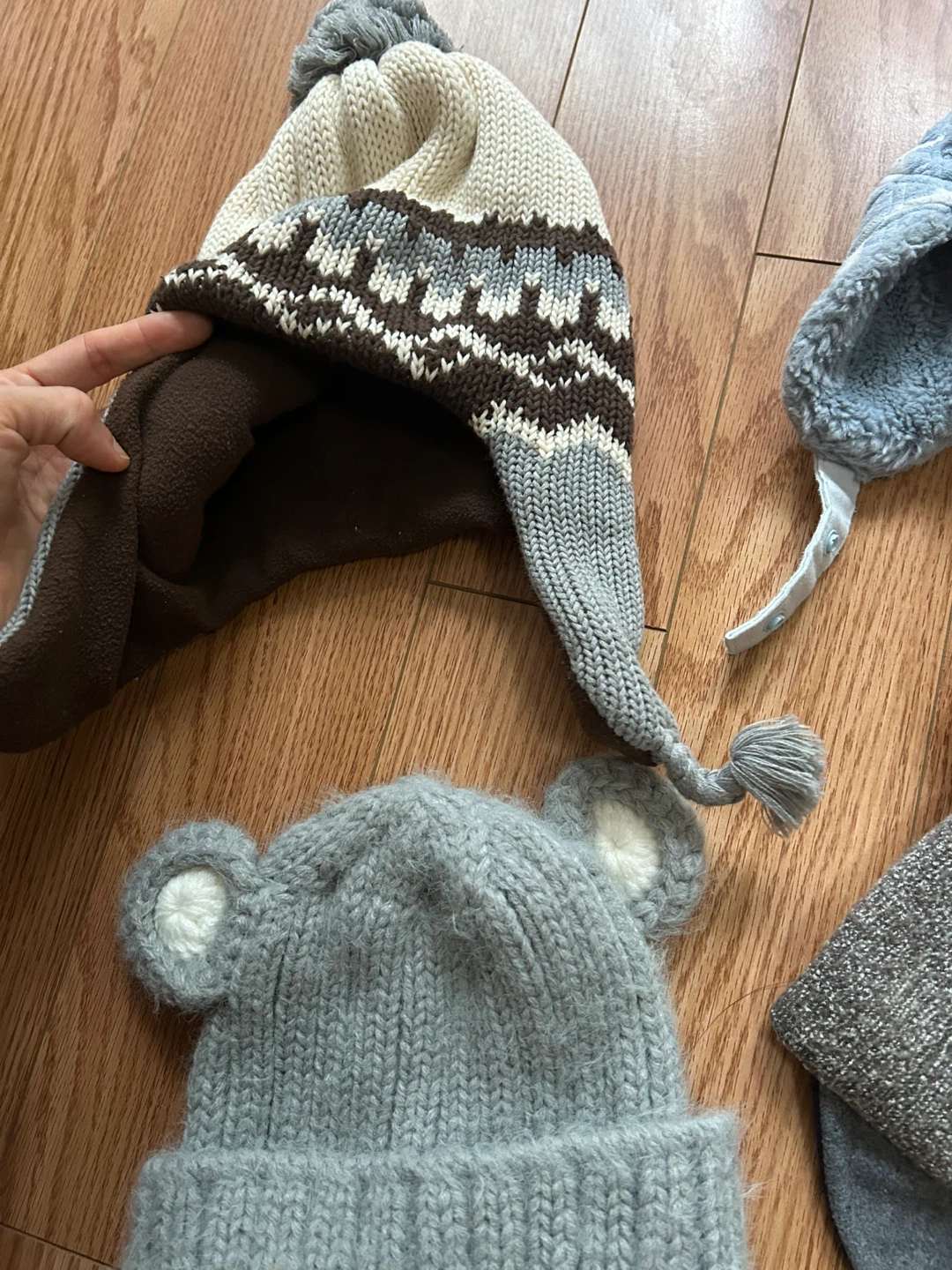Set of 4 Kids Winter Hats Size 1-3age - photo 5