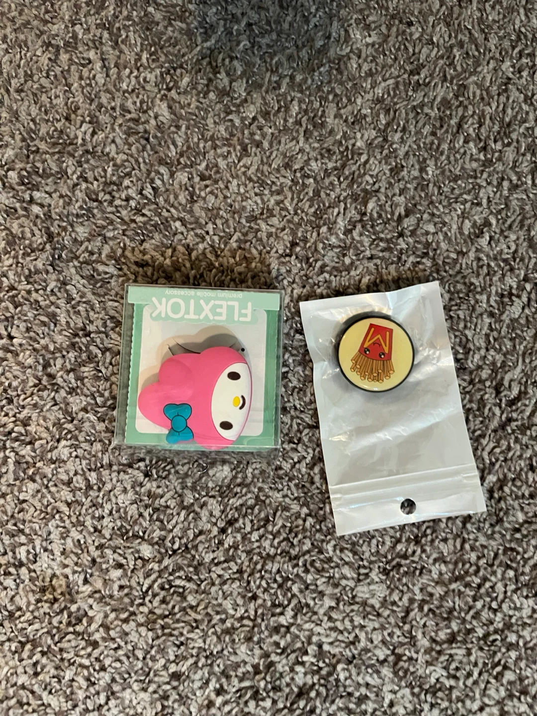 Flextok mobile accessory and fries pop socket