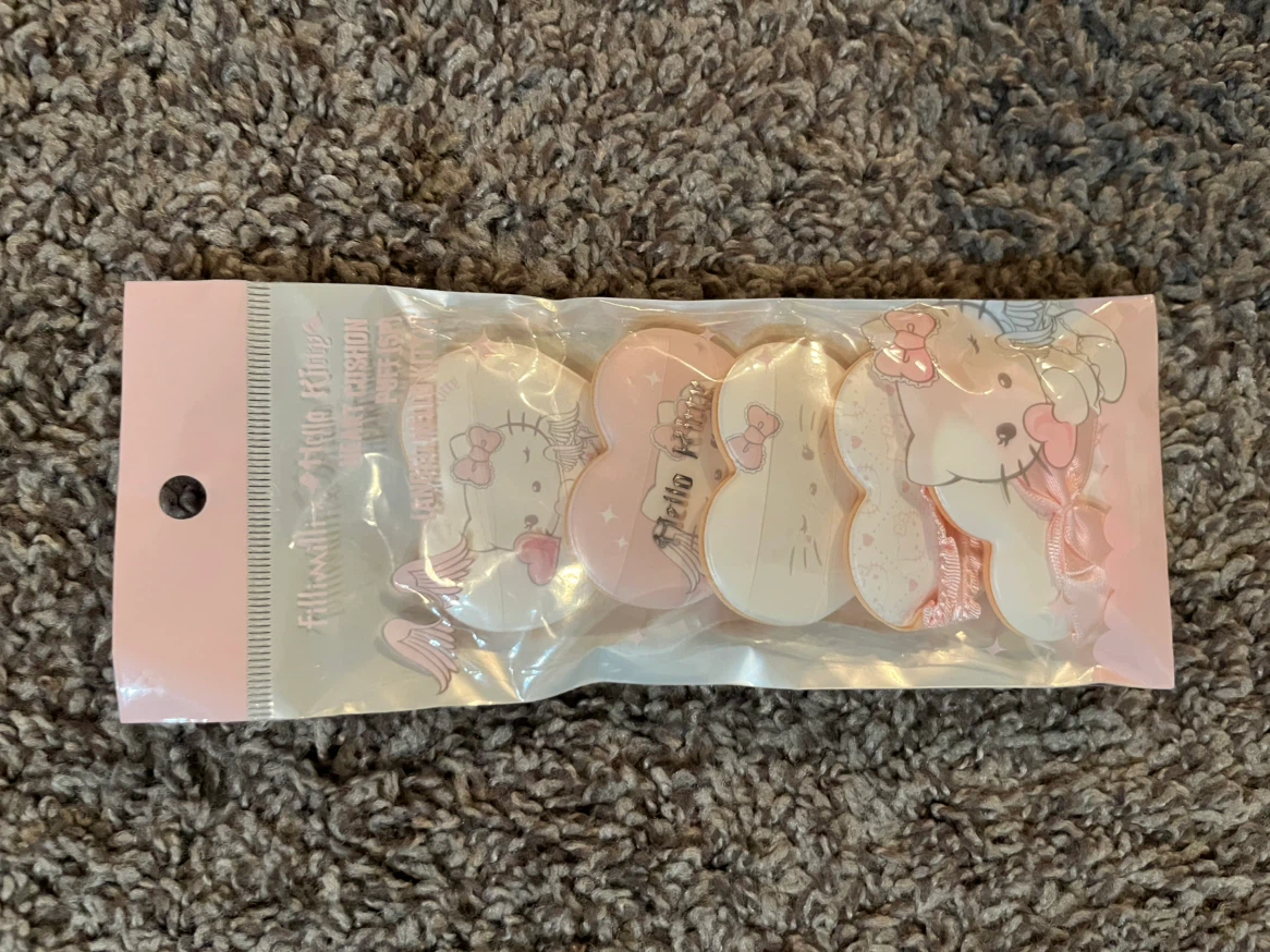 FilliMilli Hello Kitty Heart Cushion Puff (5-Pack)