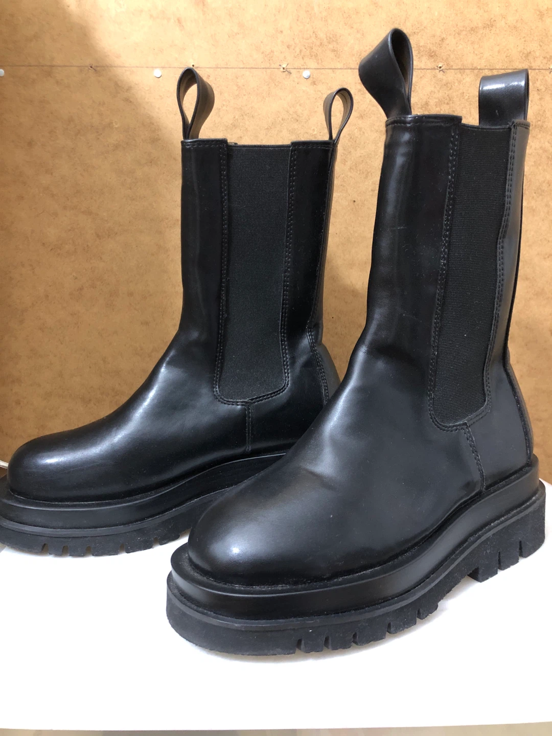 Like New! Black Chelsea platform boots