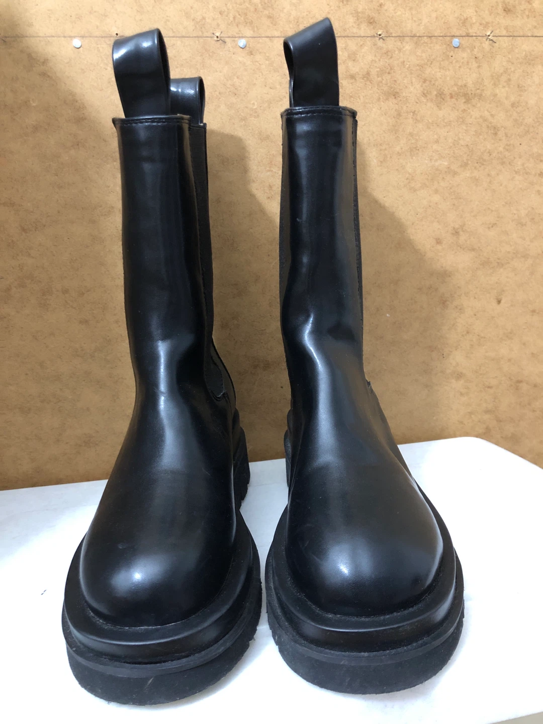 Like New! Black Chelsea platform boots - photo 2