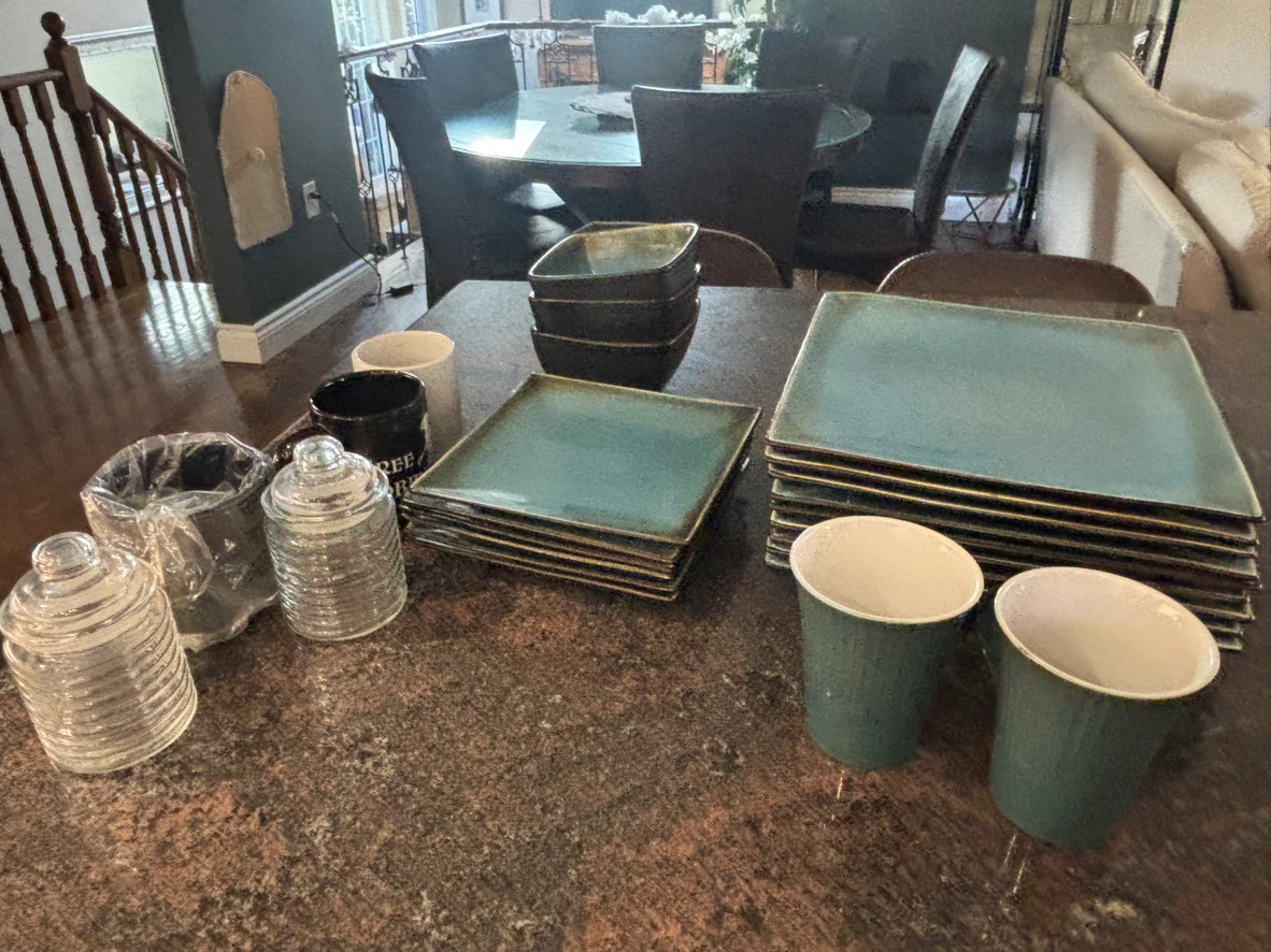 Square Dishware Set