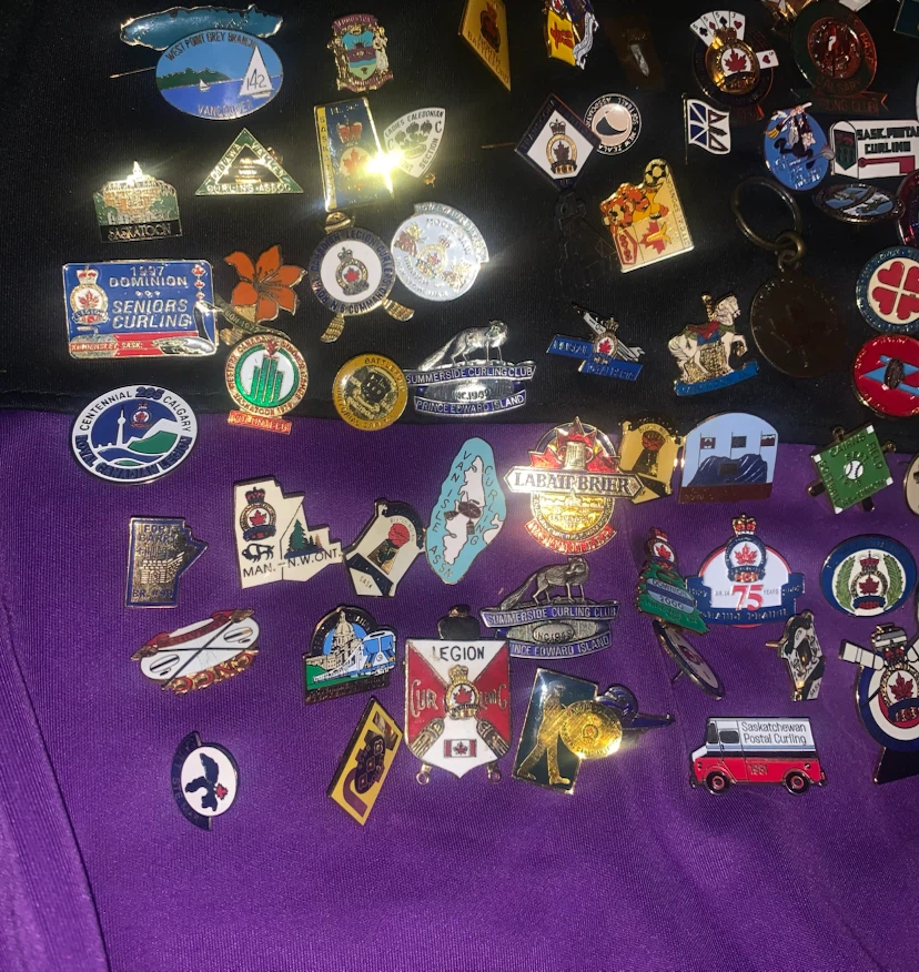 Large Collection of Vintage Canadian Curling and Legion Pins - photo 3