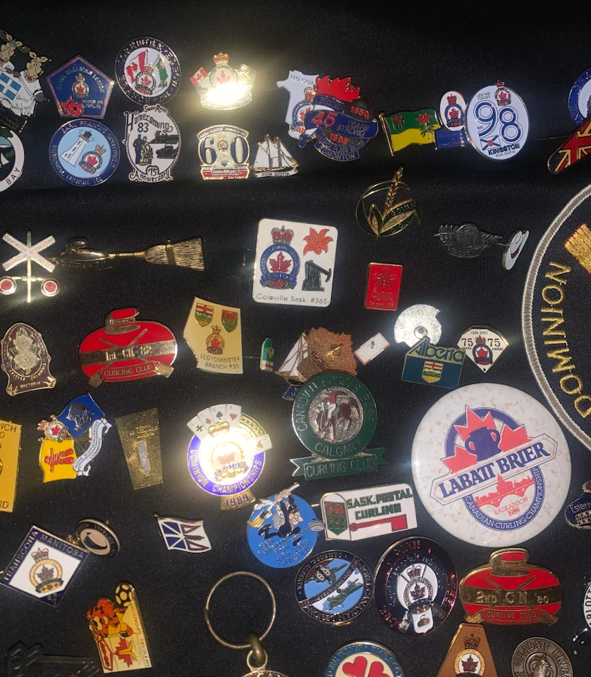 Large Collection of Vintage Canadian Curling and Legion Pins - photo 4